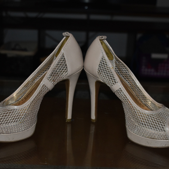 Jennifer Lopez Starlet Nude Platform Heels - Picture 2 of 5